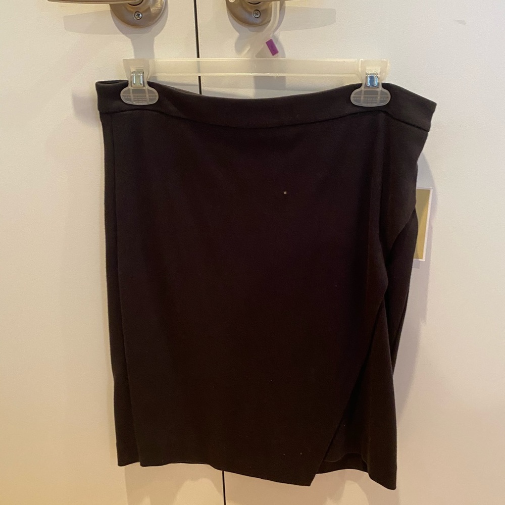 Black business skirt